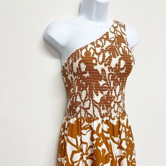 Sugar Lips Womens Marida Caramel Floral Smocked One Shoulder Lys Maxi Dress - Picture 4 of 7